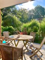 Family home, green surroundings, 10 min from Brussels - B&B Overijse