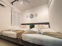 Three-Bedroom Apartment with Balcony
