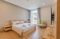 Superior One-Bedroom Apartment with Balcony