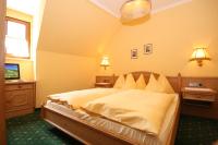 One-Bedroom Apartment (3 Adults)