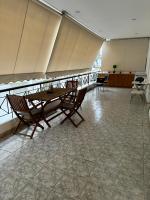 Modern Stay near Acropolis with Big Balcony - Bed and Breakfast Athene