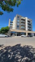 Departamento moderno con cochera y parrilla, amplio y luminoso - Bed and Breakfast Puerto Madryn