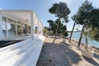 SPIRIT ONE BUQEZ VILLA - 1st Sea Line by beach - Chambres d’hôtes Drage