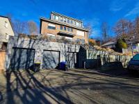 Ferien - und Monteurwohnung am Freibad - Bed and Breakfast Büren