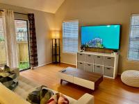 MidCentury Modern Longterm, Med Center Pool WD - B&B Houston