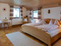 Apartment with Mountain View