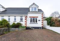 Family Home in Hayle close to Gwithian Beach - Chambres d'hôtes Phillack