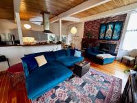 Humboldt Haven- Gorgeous Home for 10 w Gardens, Firepits, Forest & Bay Views - Bed and Breakfast Arcata