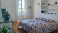 Kamer met Queensize Bed en Uitzicht op de Tuin