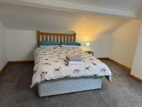 Lovely 2 Bedroom House Close to City Centre - Bed and Breakfast