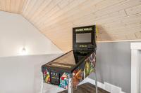 Radiant Retreat -Spacious Home - Heart of Radium! - Chambres d'hôtes Radium Hot Springs