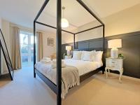 Prime Windsor Location 3 Bedroom Apartment with Free Private Parking - Chambres d’hôtes Windsor