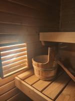 Lovely 1-bedroom apartment with patio and sauna - Chambres d'hôtes Tampere