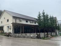 Guest House Besi - Bed and Breakfast Fierzë