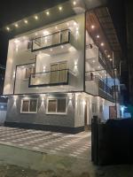RoyalGiri Apartment near Rajagiri Hospital - Bed and Breakfast