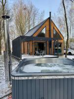 Greenwood I - Dom z Jacuzzi i furtką do lasu - Bed and Breakfast Tuliska