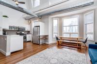 Beautiful Unit CHI in Prime River North - top floor - B&B Chicago