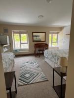 Family Room with Garden View