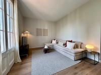 Apartment mit Balkon