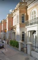 Spacious 4-Bedroom Apartment with Sea View - Bed and Breakfast San Ġiljan