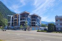 2 Bedroom with Lake and Mtn Views - B&B Harrison Hot Springs
