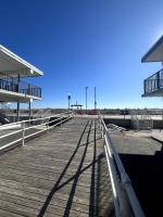 Ocean Rendezview- Steps to Beach & Boardwalk! - Chambres d'hôtes Atlantic City