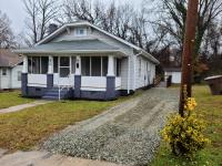 Next to Downtown Greensboro Bungalow Rooms - Ferienwohnung
