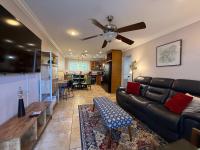 2 BR apartment with laundry pool - B&B