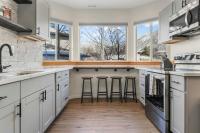 2BR Sandy Retreat Mtn Views & Private Entrance - B&B Success Estates
