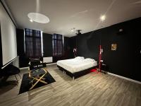 Suite Cinéma #5#- Jacuzzi & projecteur-self check-in - Chambres d’hôtes