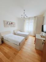 Zweibettzimmer mit eigenem Bad