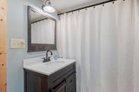 Riverfront Retreat in the White Mountains - 3BR Cozy Escape Near Ski & Hike - Bed and Breakfast Bethlehem