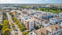 Monis Place-modern Apartment With Sunny Balcony - Bed and Breakfast Tavira