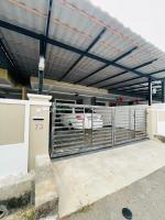 Utaqha Ventures Homestay - Chambres d’hôtes Seri Manjung