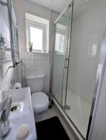 Spacious Studio with Private Kitchen and Bathroom - B&B Hounslow