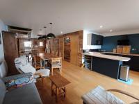 Chalet luxe refait à neuf, 50m des pistes, garage, terrasse, 125m², 8 pers, animaux acceptés - FR-1-445-192 - B&B