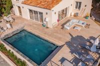 Magnifique Villa piscine chauffée, climatisée, vue mer sur les Issambres - B&B