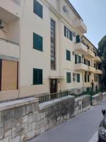 Maxim Deluxe Rooms with Balcony & Private Bathrooms - Downtown Spalato, Quiet Neighborhood - B&B Spalato