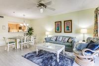 Beautiful Lakefront Condo Easy Walk to the Beach! - B&B Myrtle Beach
