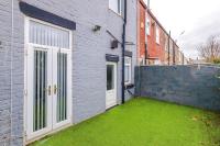 #17 Walk to Anfield Stylish House for 12 - B&B Liverpool
