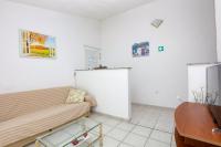 Appartamento con 2 Camere da Letto, Balcone e Vista mare