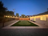 Modern Cozy House with Mini Golf near Santa Clara - B&B