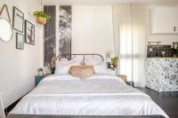 Cozy Givat Ada Countryside Stay - B&B Giv‘at ‘Ada