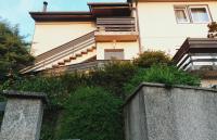 Peaceful Heartwarming Home With A Green Terrace - Ferienwohnung