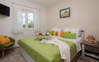 Seafront Villa Noah with heated pool - B&B Pridraga