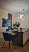 Modern Edge Apartment - B&B Oradea