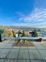 Penthouse 360 Lake View 2BR, large Terrace - B&B