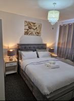 Spacious 3 bed house close to city and shops - Chambres d'hôtes Coventry
