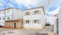 Family-Friendly Home with AC & Patio by LovelyStay - B&B Portimão