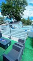 Pool access 1 bedroom guest house - B&B